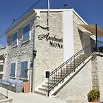 Nona Apartment *