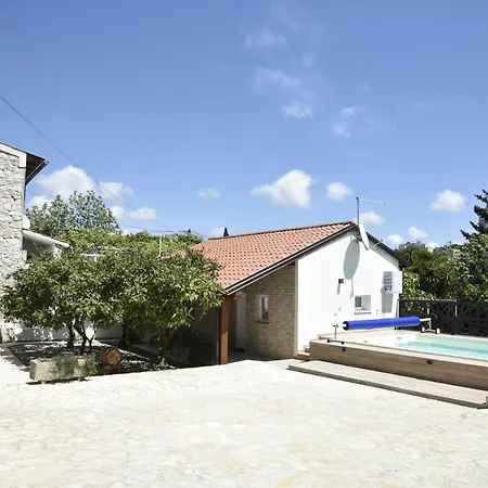 Nona Apartmán *