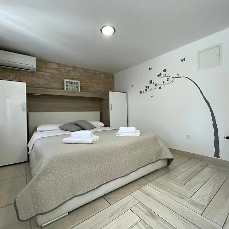Apartment Nona Pula